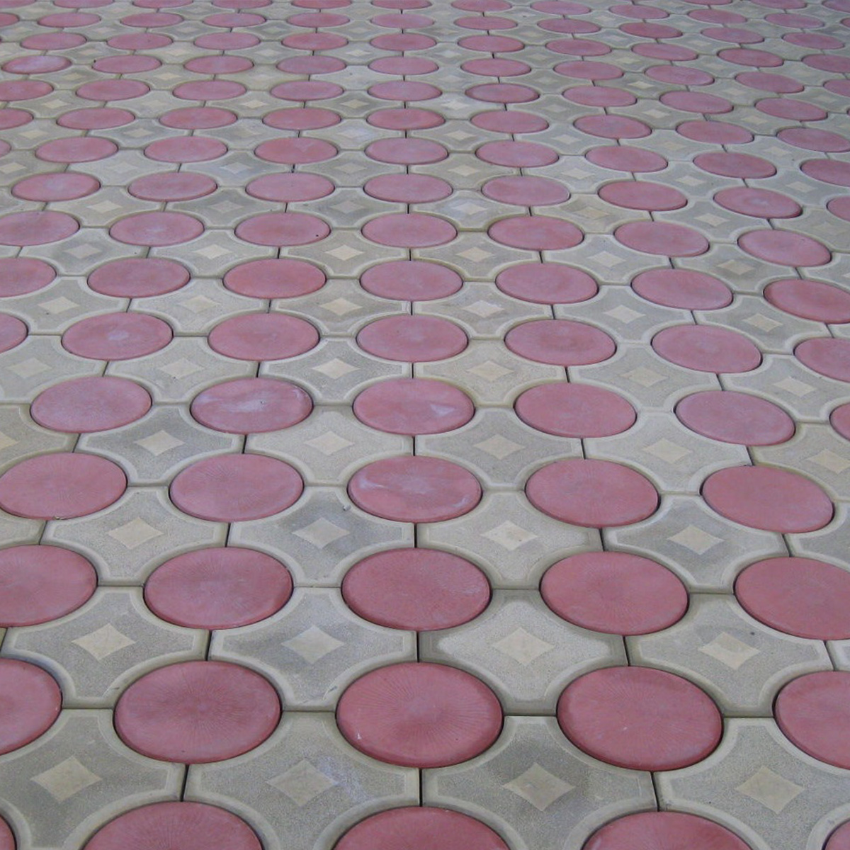 Пять копеек в защиту вибролитьевой тротуарной плитки.