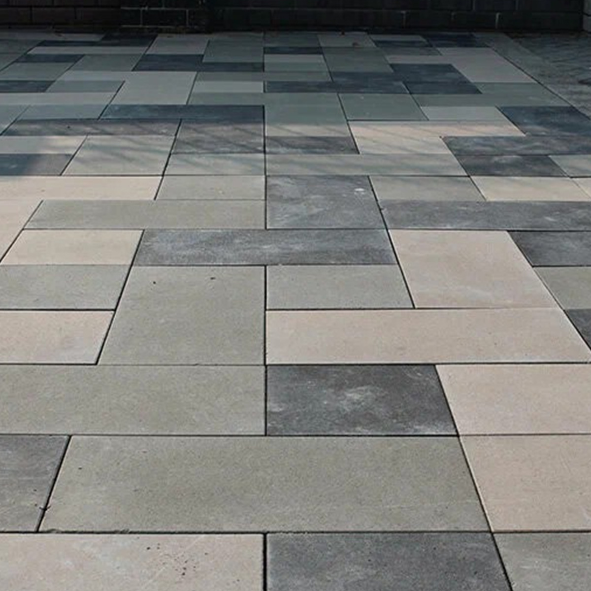 Царапины на лицевой поверхности тротуарной плитки: надо ли унывать и переживать?